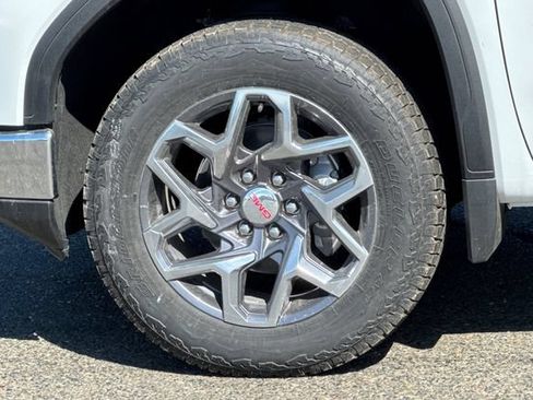 New 2026 GMC Sierra 1500 SLE w/ X31 Off-Road Package AWD/4WD image 31