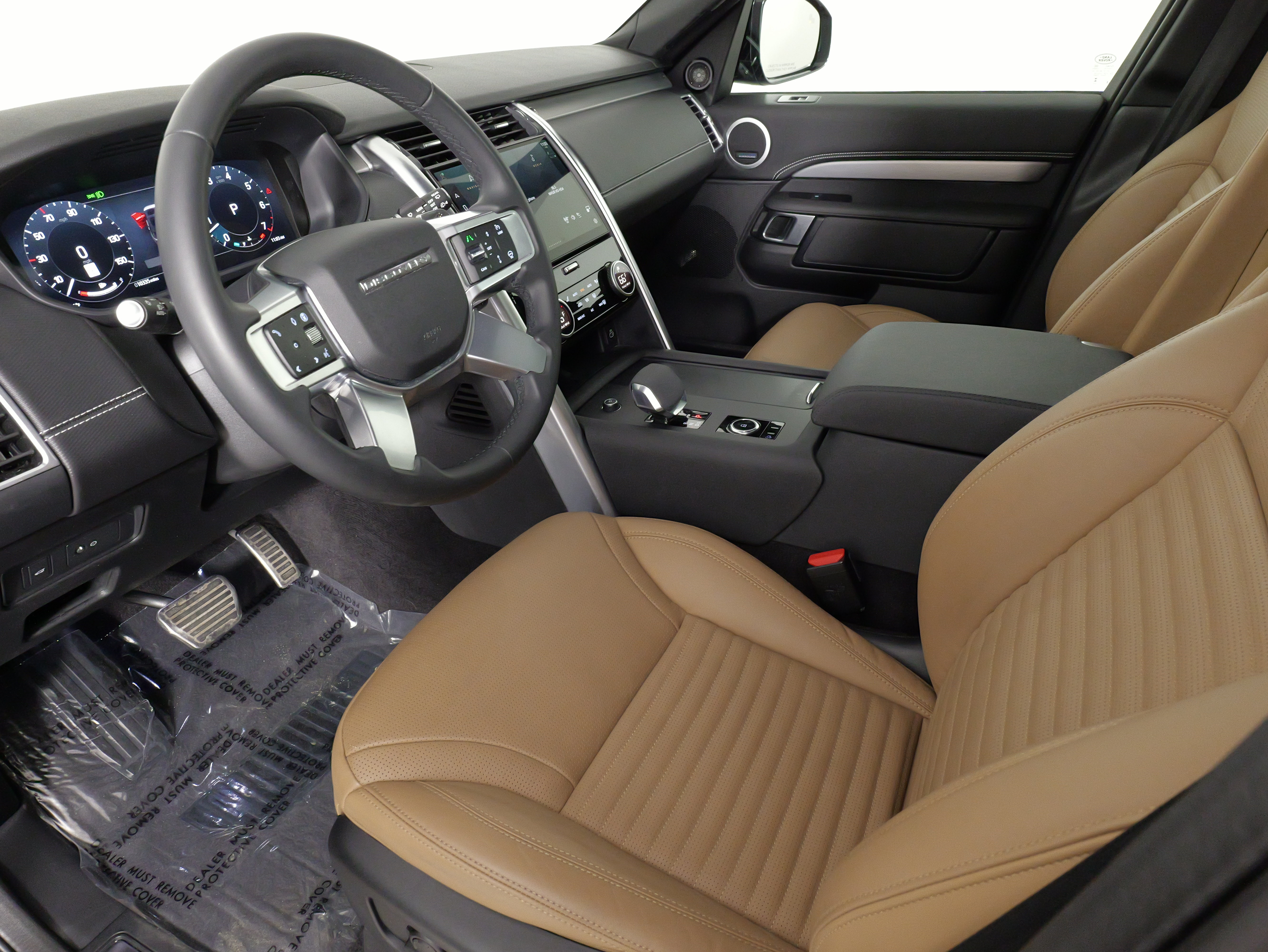Used 2024 Land Rover Discovery Dynamic SE AWD/4WD image 32