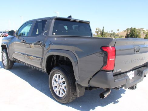 Certified 2024 Toyota Tacoma SR AWD/4WD image 6