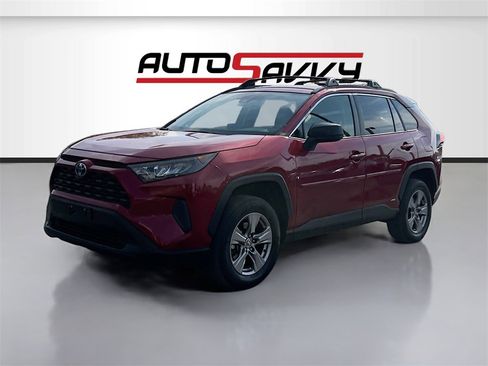 Used 2022 Toyota RAV4 LE image 3