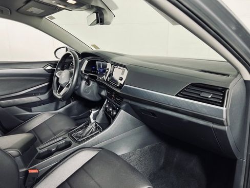 Used 2024 Volkswagen Jetta SE image 17