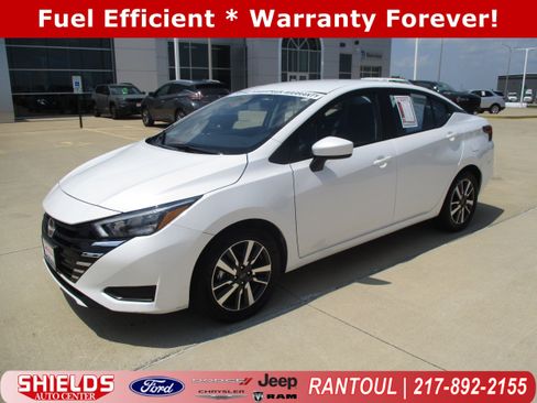 Used 2025 Nissan Versa SV FWD image 1