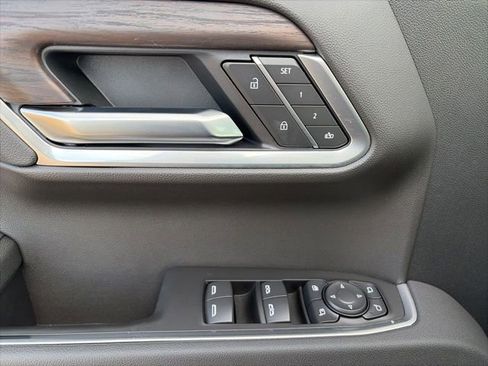 New 2026 GMC Sierra 1500 SLT w/ SLT Convenience Package image 12