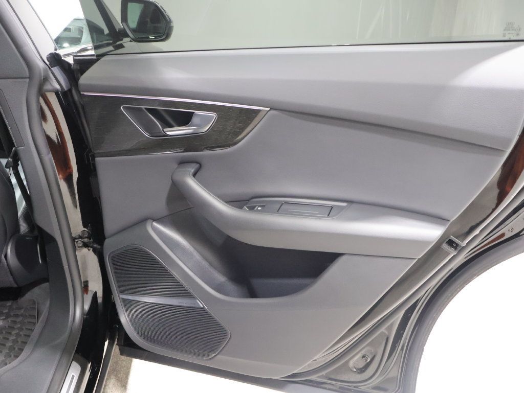 Used 2021 Audi Q8 Premium Plus AWD/4WD image 21