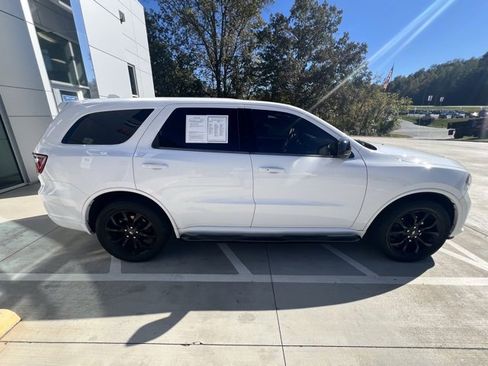 Used 2020 Dodge Durango SXT image 2