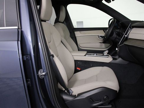 New 2026 Volvo XC90 B6 Plus image 10