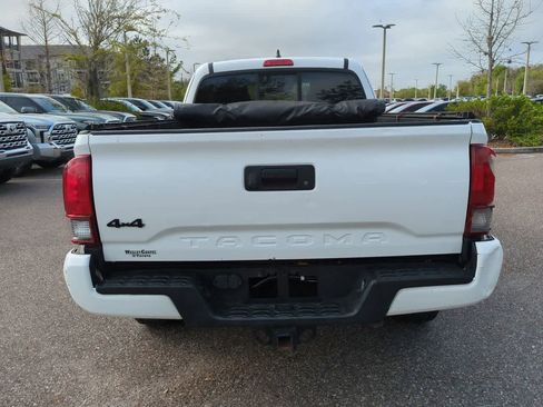 Used 2019 Toyota Tacoma SR image 5