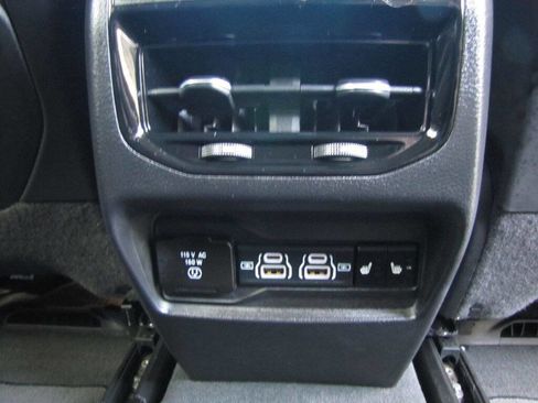Used 2023 Jeep Grand Cherokee 4WD 4xe image 31