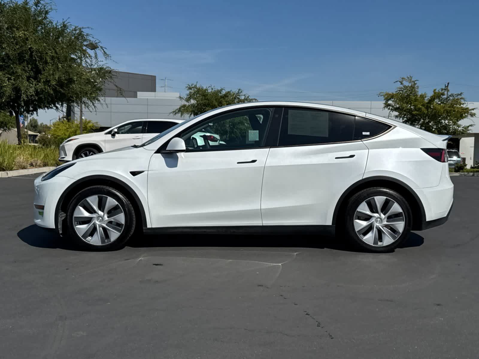 Used 2023 Tesla Model Y AWD image 9