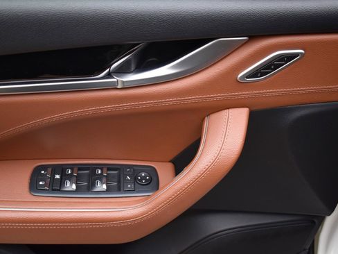 Used 2019 Maserati Levante S image 31