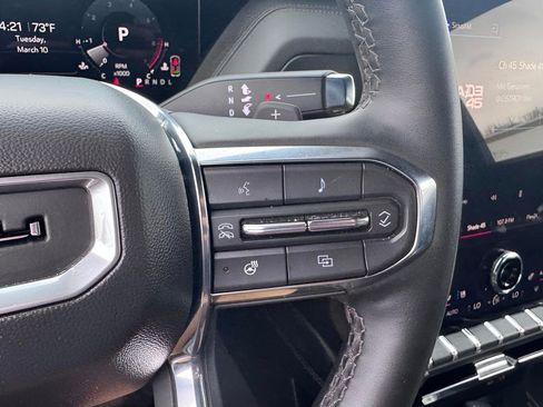 Used 2025 GMC Yukon Denali image 24