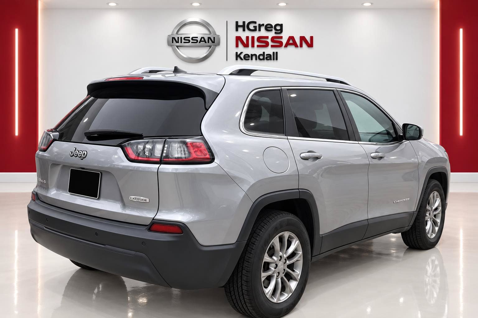 Used 2019 Jeep Cherokee Latitude Plus w/ Comfort/Convenience Group AWD/4WD image 3