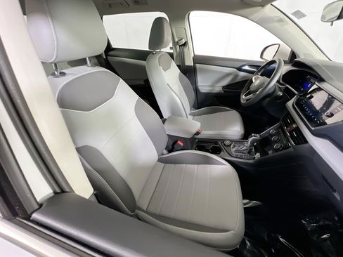 Used 2023 Volkswagen Taos SE image 27