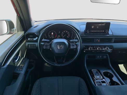Used 2025 Honda Pilot Sport image 21