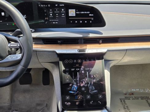 Used 2025 Lucid Air Touring AWD/4WD image 13