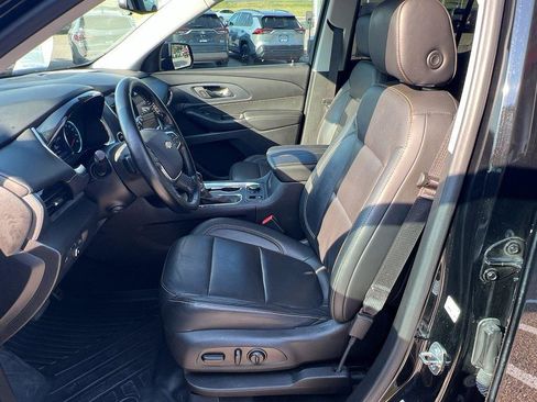 Used 2021 Chevrolet Traverse Premier w/ Redline Edition image 17