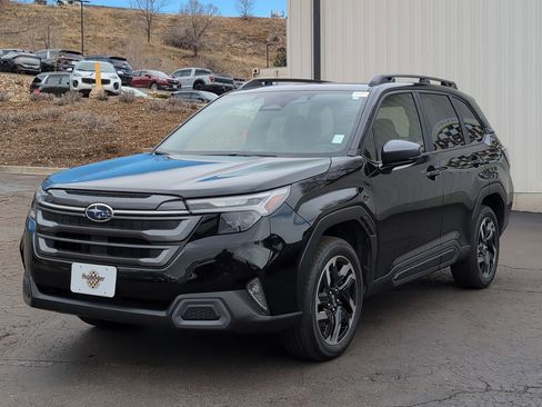 Certified 2025 Subaru Forester Limited image 3