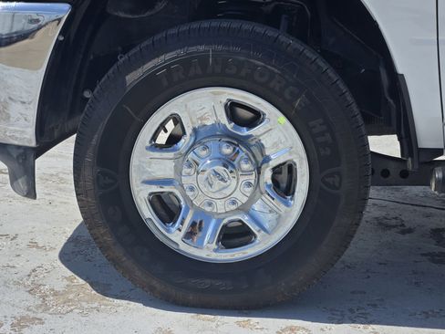 New 2026 RAM 2500 Tradesman AWD/4WD image 9