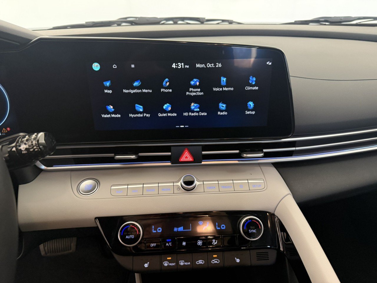 Used 2025 Hyundai Elantra Limited FWD image 19