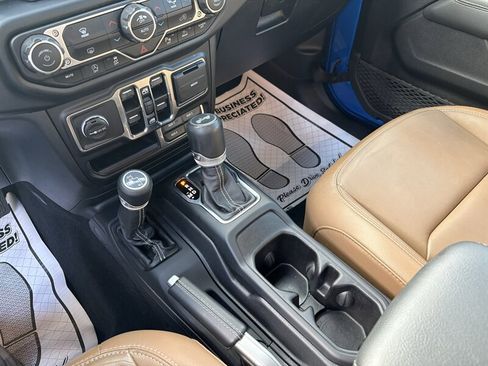 Used 2021 Jeep Wrangler Unlimited Sahara image 13