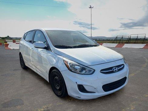 Used 2017 Hyundai Accent SE FWD image 2