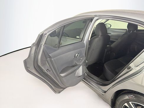 Used 2024 Nissan Sentra SV FWD image 24