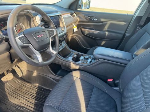 Used 2023 GMC Acadia SLE w/ Driver Convenience Package image 9