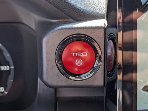 Used 2025 Toyota 4Runner TRD Off-Road Premium AWD/4WD image 19