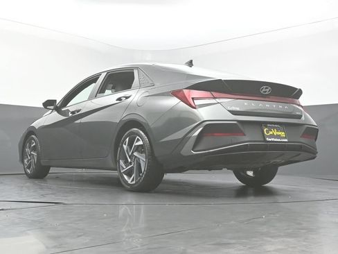 Used 2025 Hyundai Elantra SEL FWD image 49
