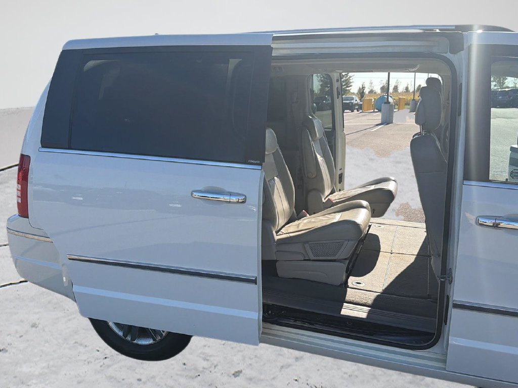 Used 2010 Chrysler Town & Country Limited w/ Entertainment Group #3 FWD image 29