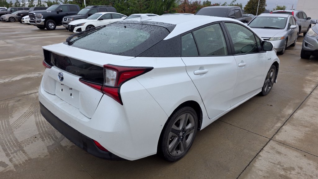 Used 2022 Toyota Prius L Eco FWD image 5