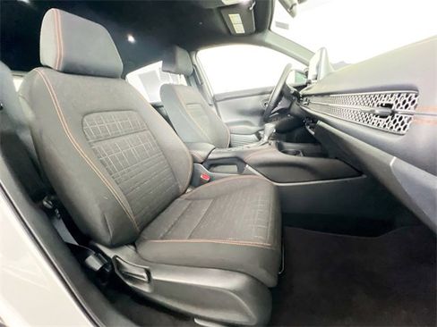 Certified 2025 Honda HR-V Sport image 24