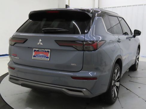 New 2025 Mitsubishi Outlander SEL image 3
