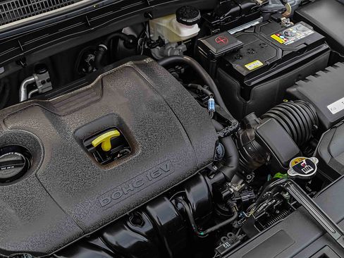 Certified 2025 Kia Soul LX w/ LX Technology Package FWD image 17