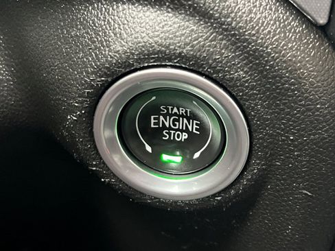 Used 2021 GMC Sierra 1500 SLE w/ Preferred Package image 18