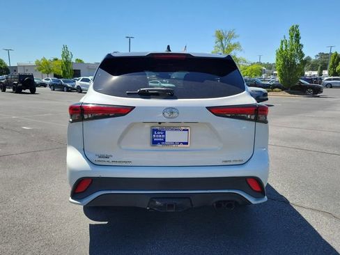Used 2021 Toyota Highlander XSE AWD/4WD image 5