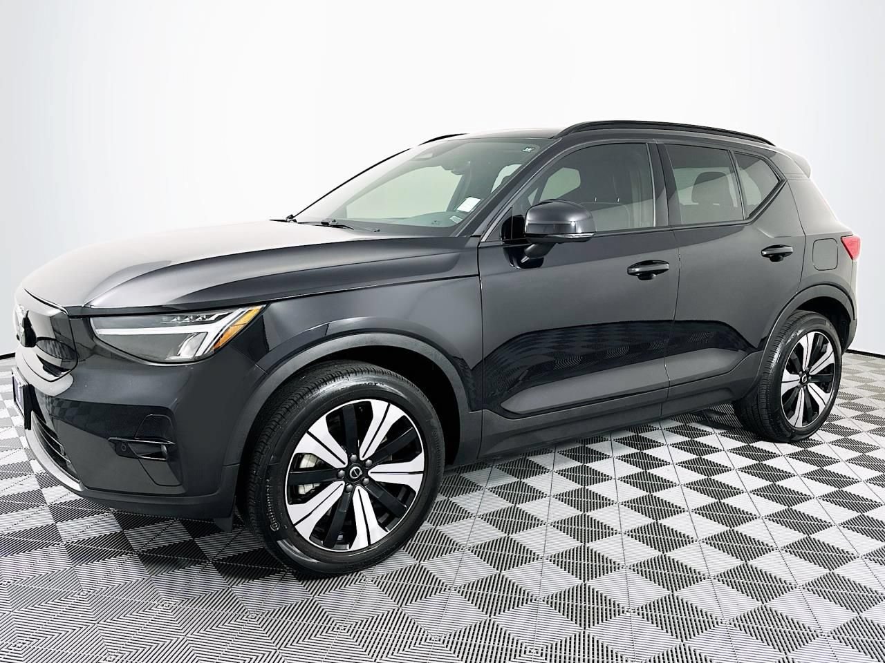 Used 2023 Volvo XC40 Recharge Plus AWD/4WD image 6