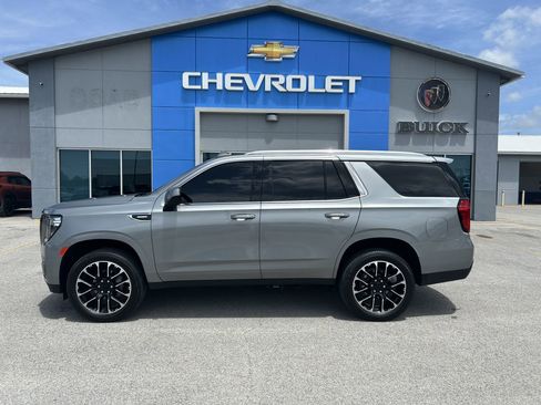 Used 2024 GMC Yukon SLE w/ Max Trailering Package RWD image 3