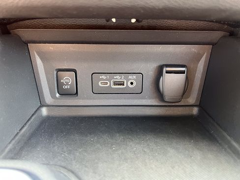 Used 2025 Nissan Sentra SV FWD image 19