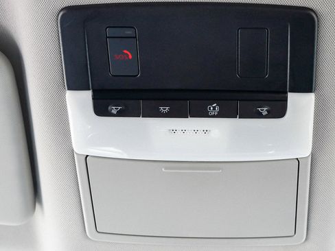 Used 2025 Nissan Rogue SV image 29