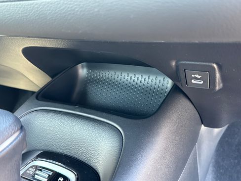 New 2026 Toyota Corolla SE FWD image 17