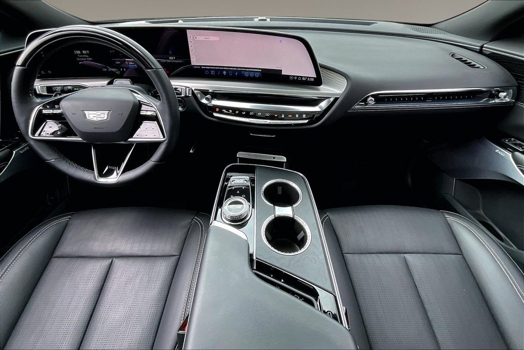 Used 2023 Cadillac Lyriq 2WD image 15