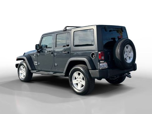 Used 2018 Jeep Wrangler Unlimited Sport S AWD/4WD image 3