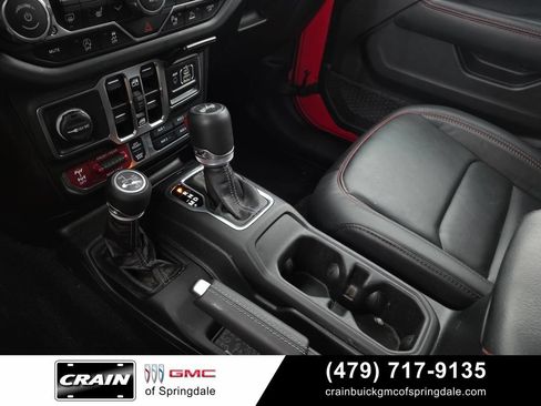 Used 2025 Jeep Wrangler Unlimited Rubicon AWD/4WD image 19