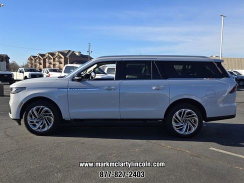 New 2026 Lincoln Navigator L Reserve AWD/4WD image 4