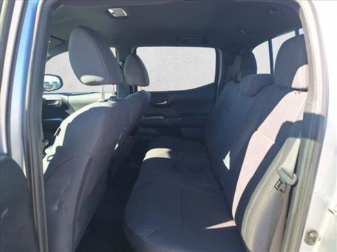 Used 2019 Toyota Tacoma TRD Sport image 13