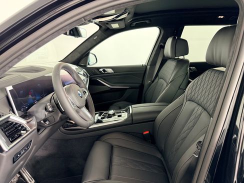New 2026 BMW X7 M60i image 5