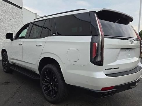 Certified 2023 Cadillac Escalade Sport w/ LPO, ONYX Package AWD/4WD image 4