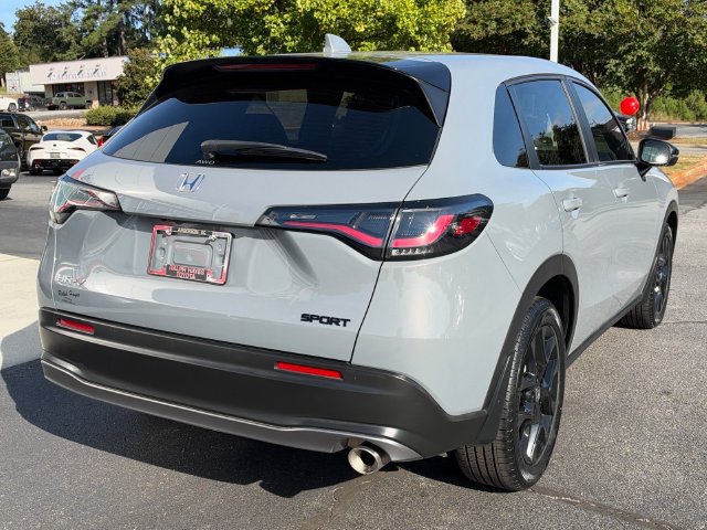 Used 2025 Honda HR-V Sport image 3