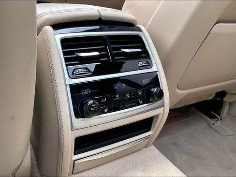 Used 2020 BMW 750i xDrive w/ Executive Package AWD/4WD image 12